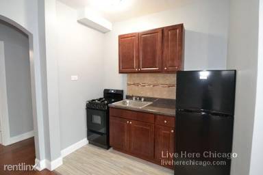 Main picture of 6930,6954,6971,6975 N Greenview Ave Apartments