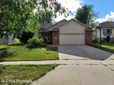 Main picture of 105 N Detroit Ave