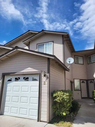 Main picture of 320 Sweetwater Cir