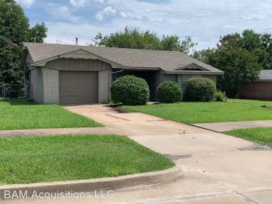 Main picture of 10 Seneca Dr