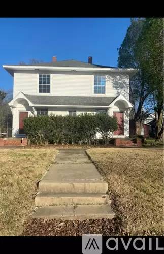 Main picture of 220 S 13th St