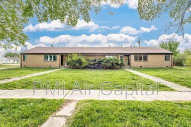 Main picture of 636 S Woodlawn Blvd