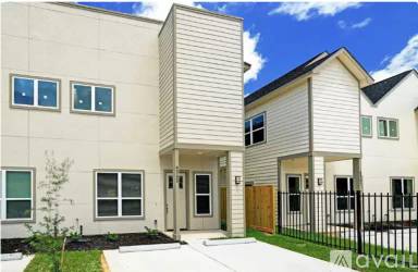 Main picture of 9316 Coffee St