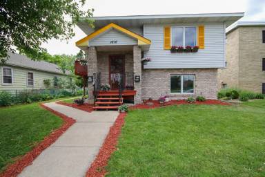 Main picture of 1602 Johnson St NE