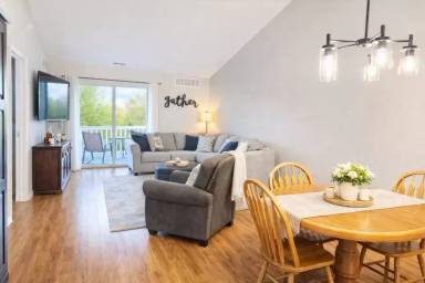 Main picture of 1006 E Duncan St
