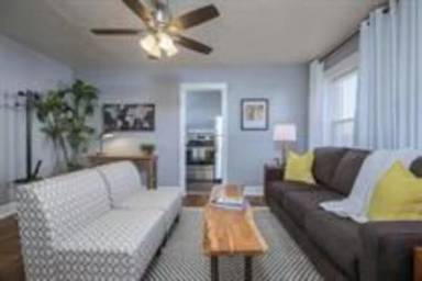 Main picture of 3721 Broadway - 17