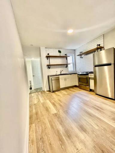 Main picture of 2626 N Waterloo St