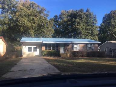 Main picture of 665 Piedmont Rd
