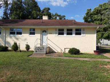 Main picture of 114 Manhattan Ave