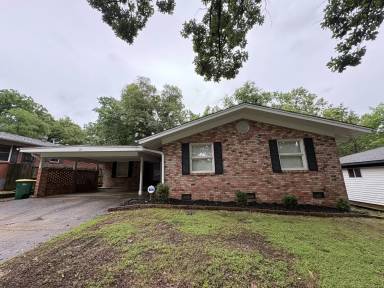 Main picture of 13 Gregory Ln