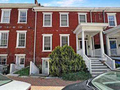 Main picture of 305 Cedar St