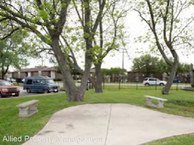 Main picture of Hillcrest Apartments