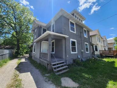 Main picture of 201 E Locust St