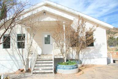 Main picture of 1060 N Louis St
