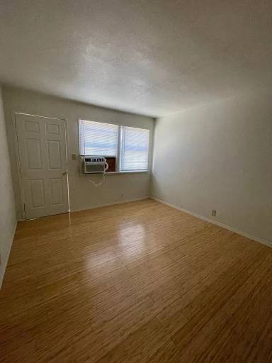Main picture of 6818 Seville Ave