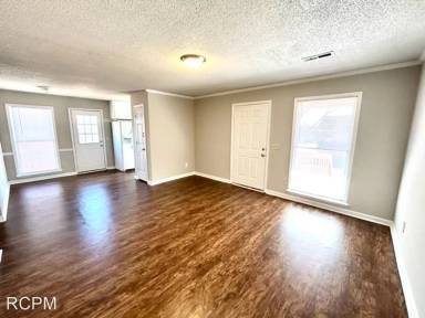 Main picture of 4420 Bonnell Dr NW