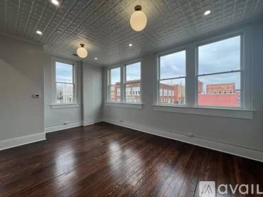 Main picture of 102 Clarksville St