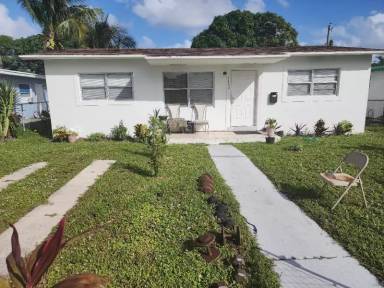Main picture of 1450 NW 24th Ter