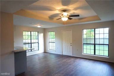 Main picture of 1003 E 24th St