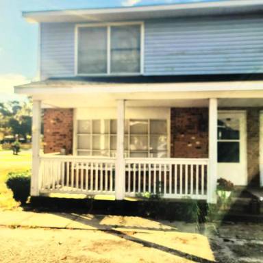 Main picture of 415 Mitchell St