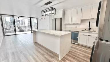 Main picture of 250 Ohua Ave