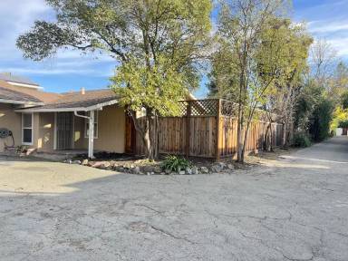 Main picture of 1906 2nd Ave
