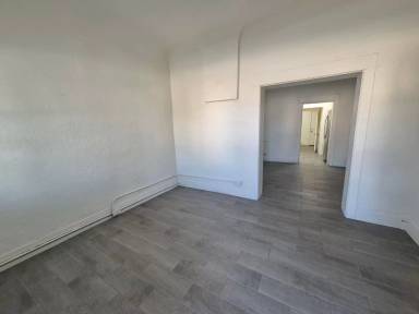 Main picture of 484 S 2nd Ave
