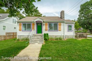 Main picture of 1827 E 13th St