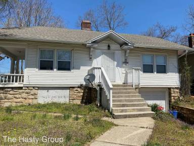 Main picture of 1534 E 51st St