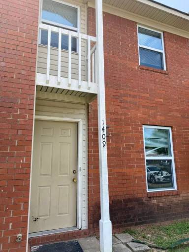 Main picture of 1403 N Nashville Ave