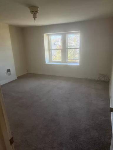 Main picture of 940 E Locust Ave