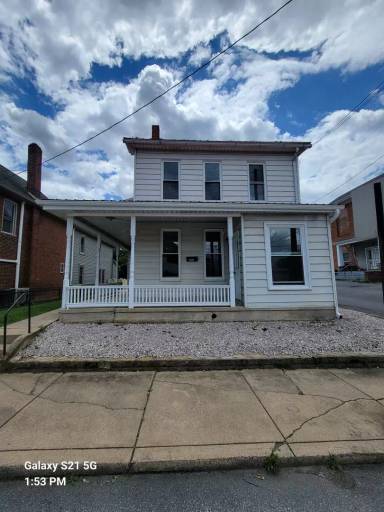 Main picture of 608 W Main St