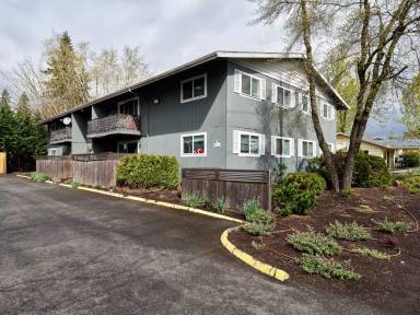 Main picture of 3815 SE 122nd Ave