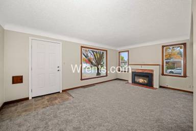 Main picture of 4903 N Adams St