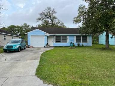 Main picture of 111 Gardenia St
