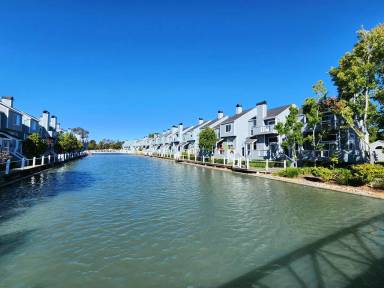 Main picture of 825 Boardwalk Pl