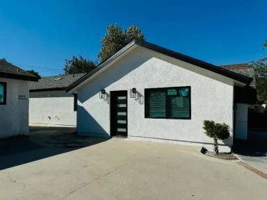 Main picture of 10913 Nestle Ave