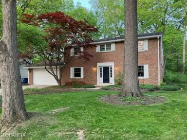 Main picture of 1436 Bardstown Trl