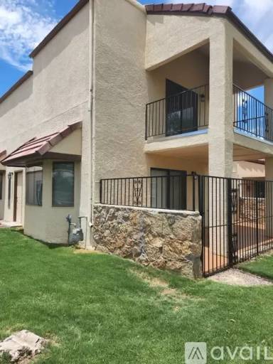 Main picture of Fully Furnished Golf Course Townhouse