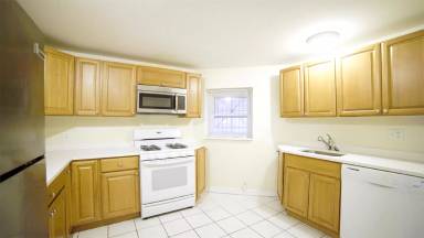 Main picture of 4922 N Spaulding Ave
