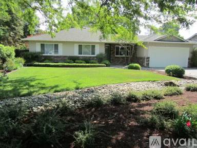 Main picture of 1241 Golden Way