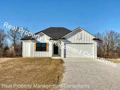 Main picture of 660 NE County Road 15304