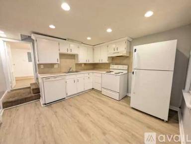 Main picture of 47 E Broadway St