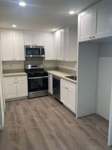 Main picture of 2631 Phipps Ave