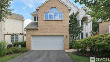 Main picture of 1096 Smith Manor Blvd
