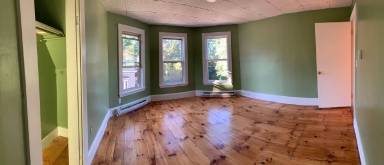 Main picture of 190 Coyle St