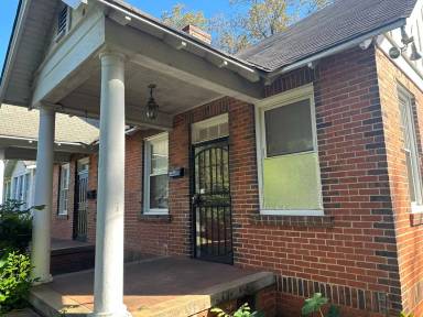 Main picture of 163 S Panama St