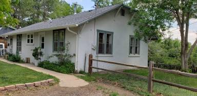 Main picture of 206 E Emma St