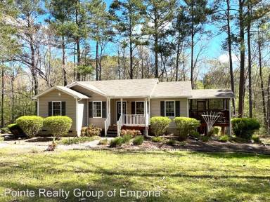 Main picture of 818 Country Club Dr