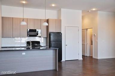 Main picture of 2500 N Clybourn Ave
